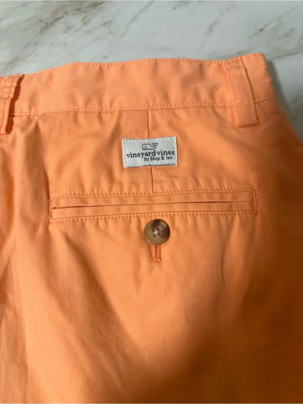 Vineyard Vines Club Shorts in solid orange, size 28